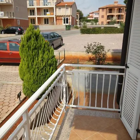 Apartment With A Parking Space Novigrad - 7049 *