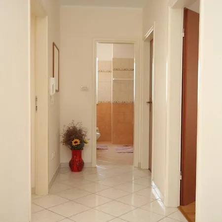 With A Parking Space Novigrad - 7049 Apartment *