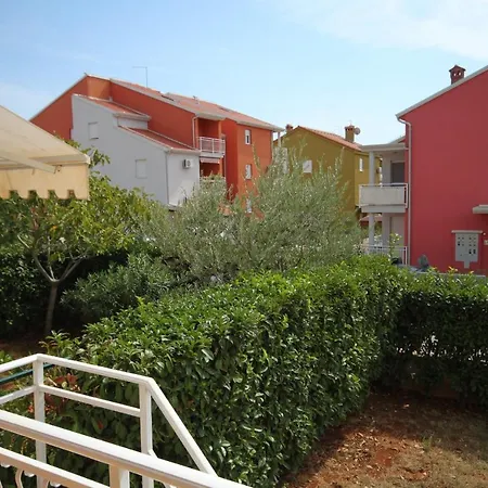 With A Parking Space Novigrad - 7049 Apartment *