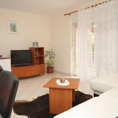 With A Parking Space Novigrad - 7049 Apartment *